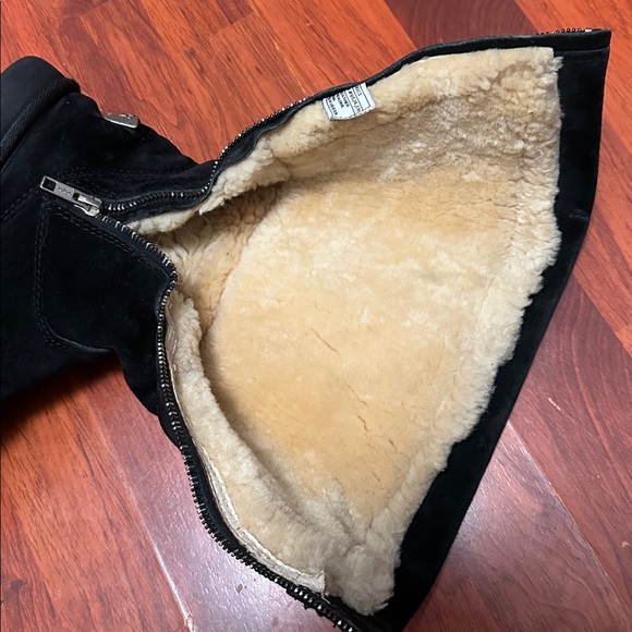 UGG BOOTS - Picture 7 of 7